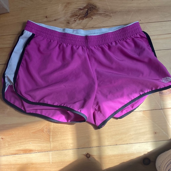 North face shorts. The draw string fell out and I cut out the lining. - Picture 1 of 1